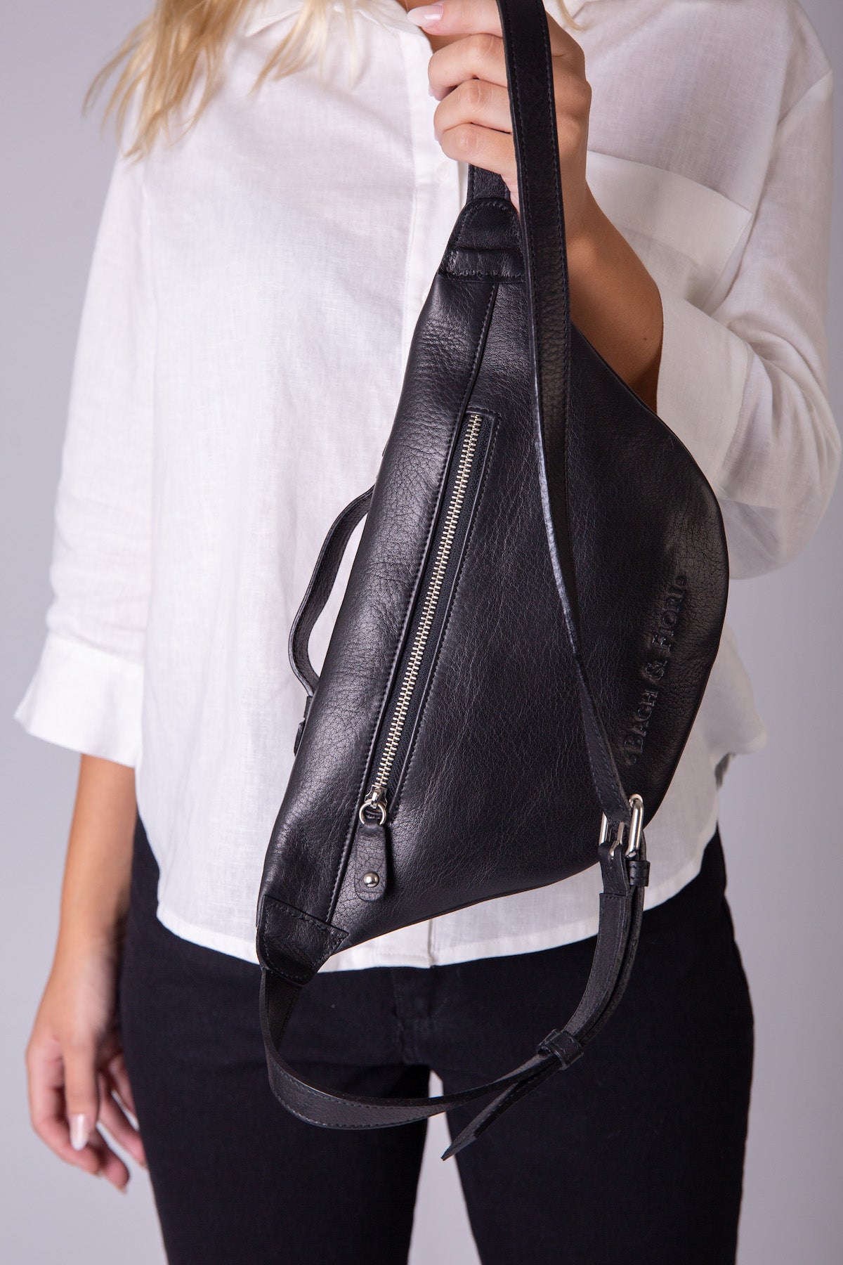 Noah Sling Bag Black